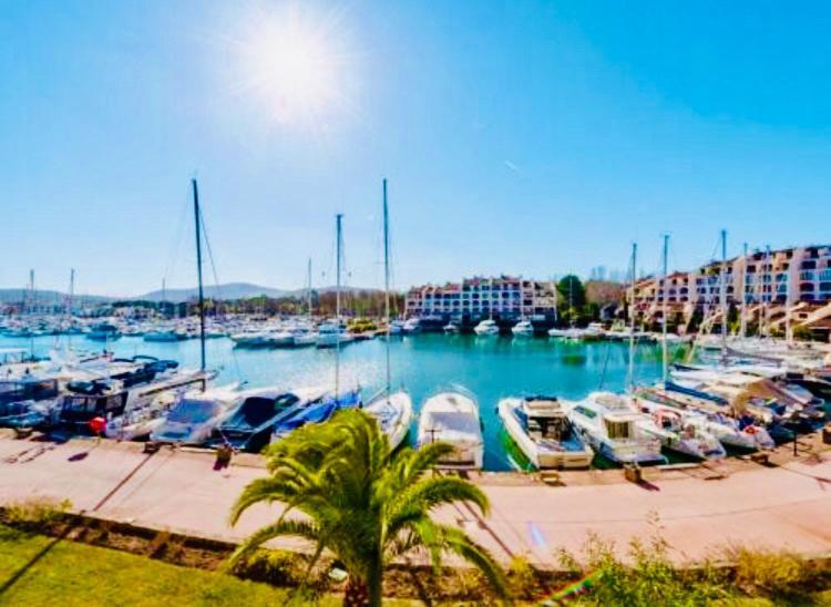 Petit Cocon Magnifique Vue Sur Marina Dans Le Golfe De Saint Tropez Apartment Коголен Екстериор снимка
